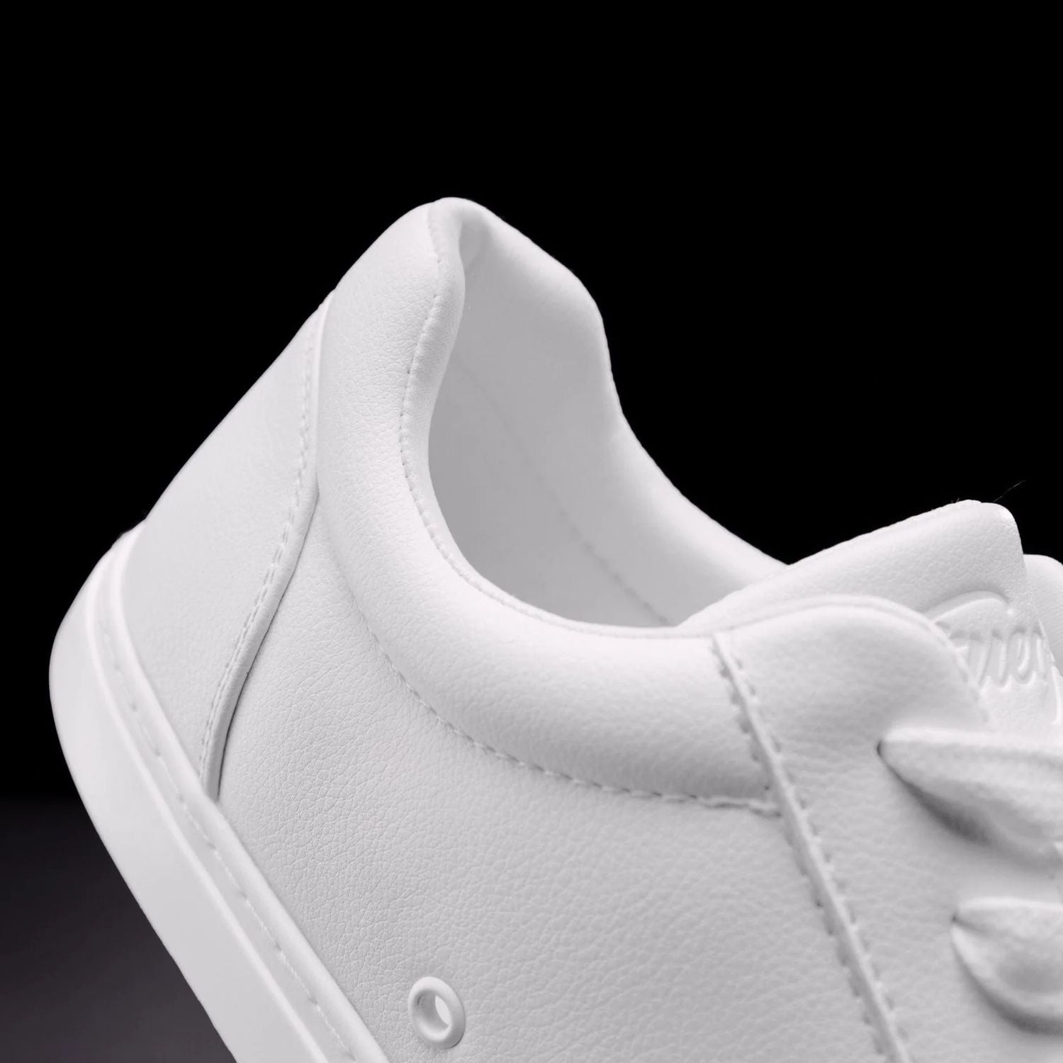 Fuego Low-Top Dance Sneaker